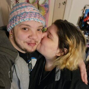 Meet your Posher, Skylyr